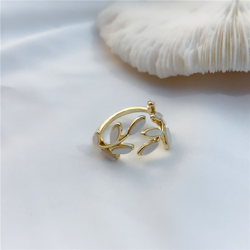 WIND WINDING ELEGANT SOLID LEAF RING