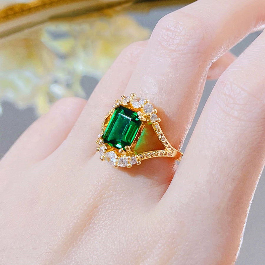 VINTAGE STYLE STATEMENT RING