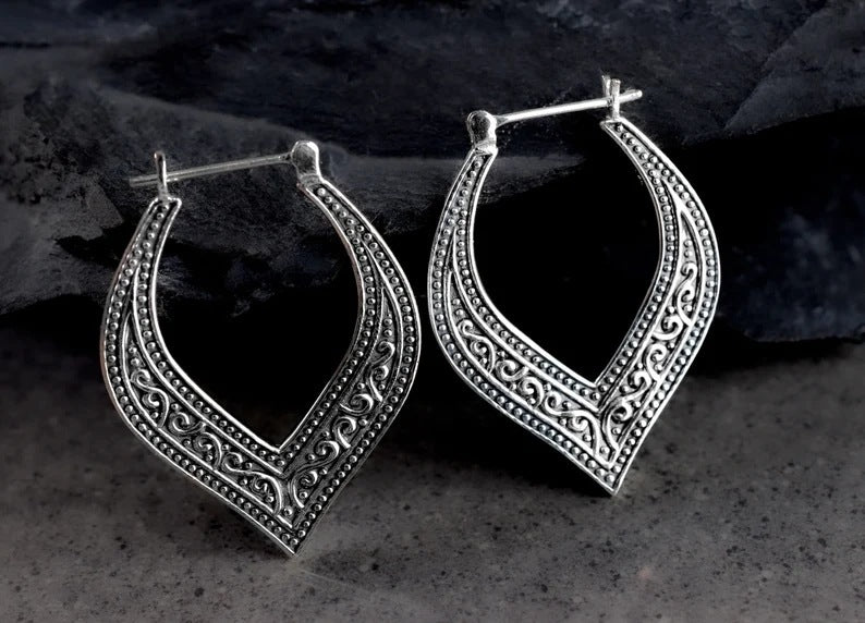 VINTAGE ETHNIC CARVED HEART EARRINGS