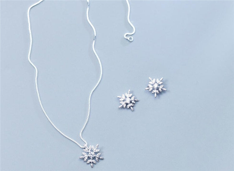 VINTAGE INSPIRED SNOWFLAKE NECKLACE