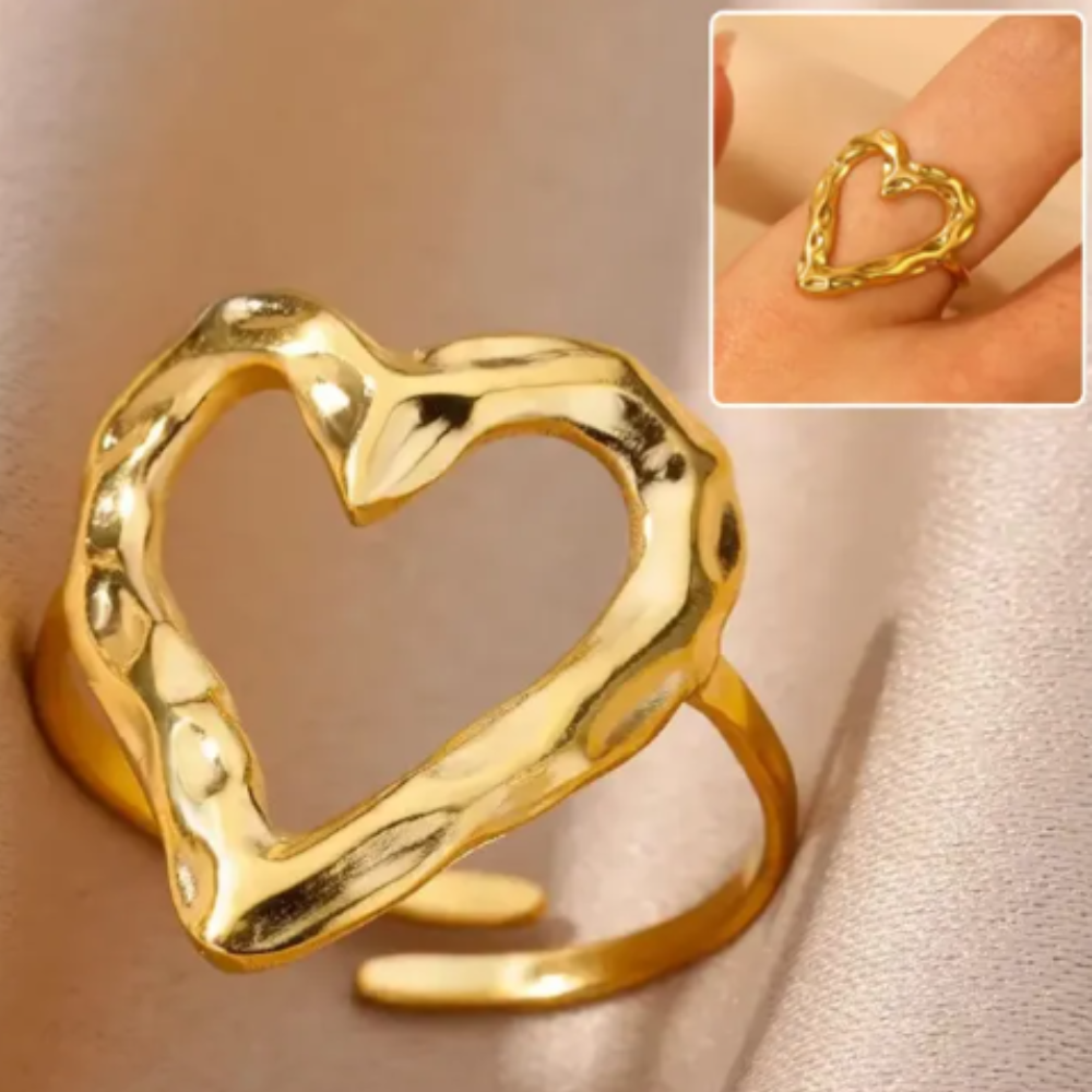 GOLDEN FORGED HEART RING