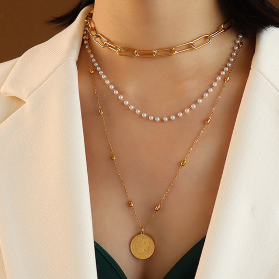 “Minimalist dainty layered necklace with delicate gold and silver chains, elegant fashion jewelry for women, perfect for everyday wear or special occasions.”