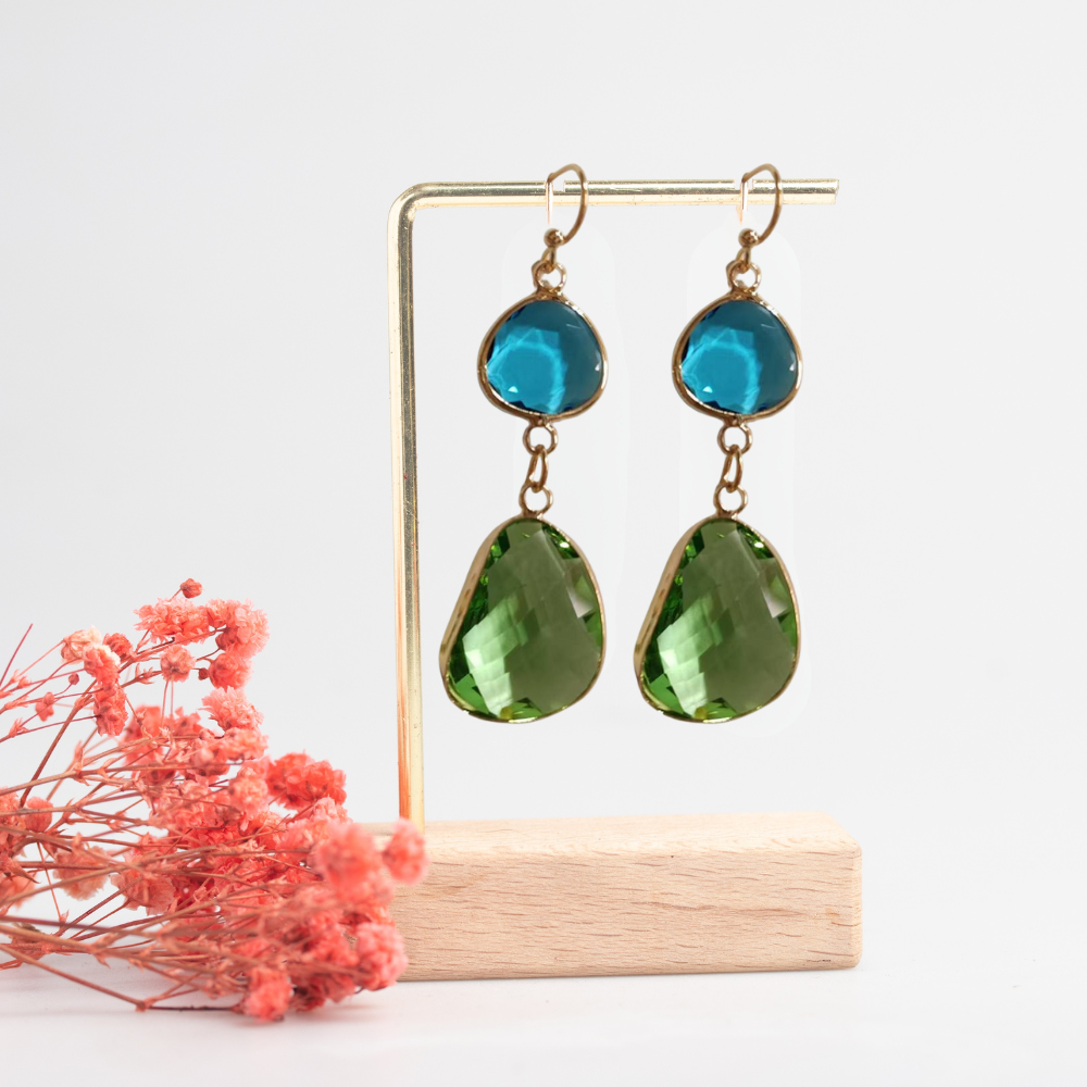 VINTAGE PLEXIGLASS EARRINGS