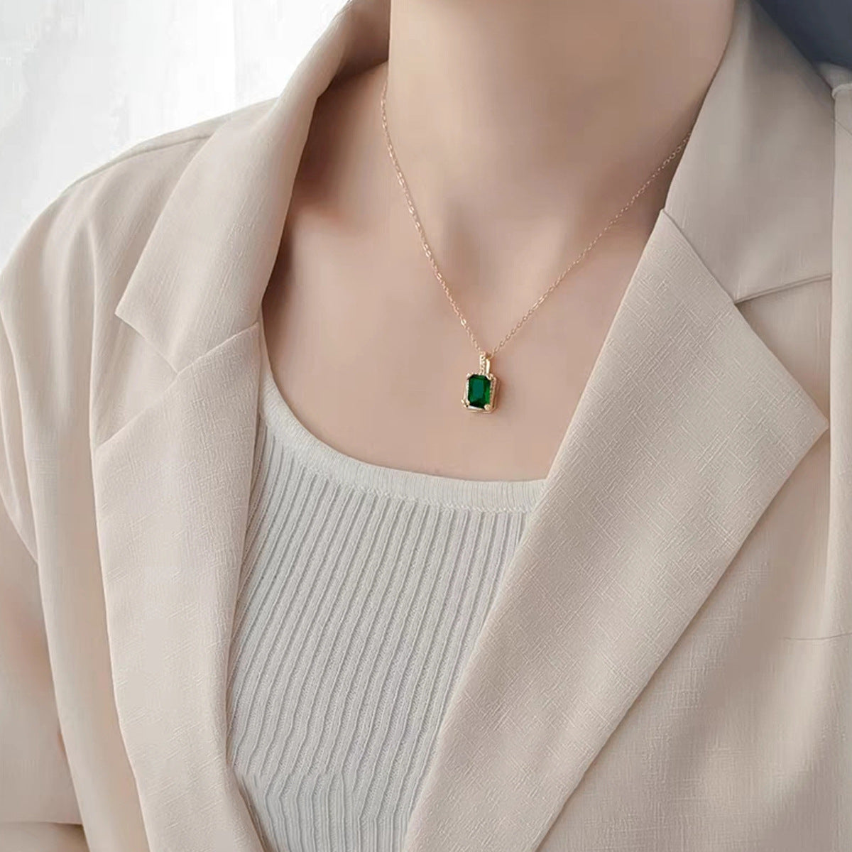 ELEGANT RETRO GREEN NECKLACE