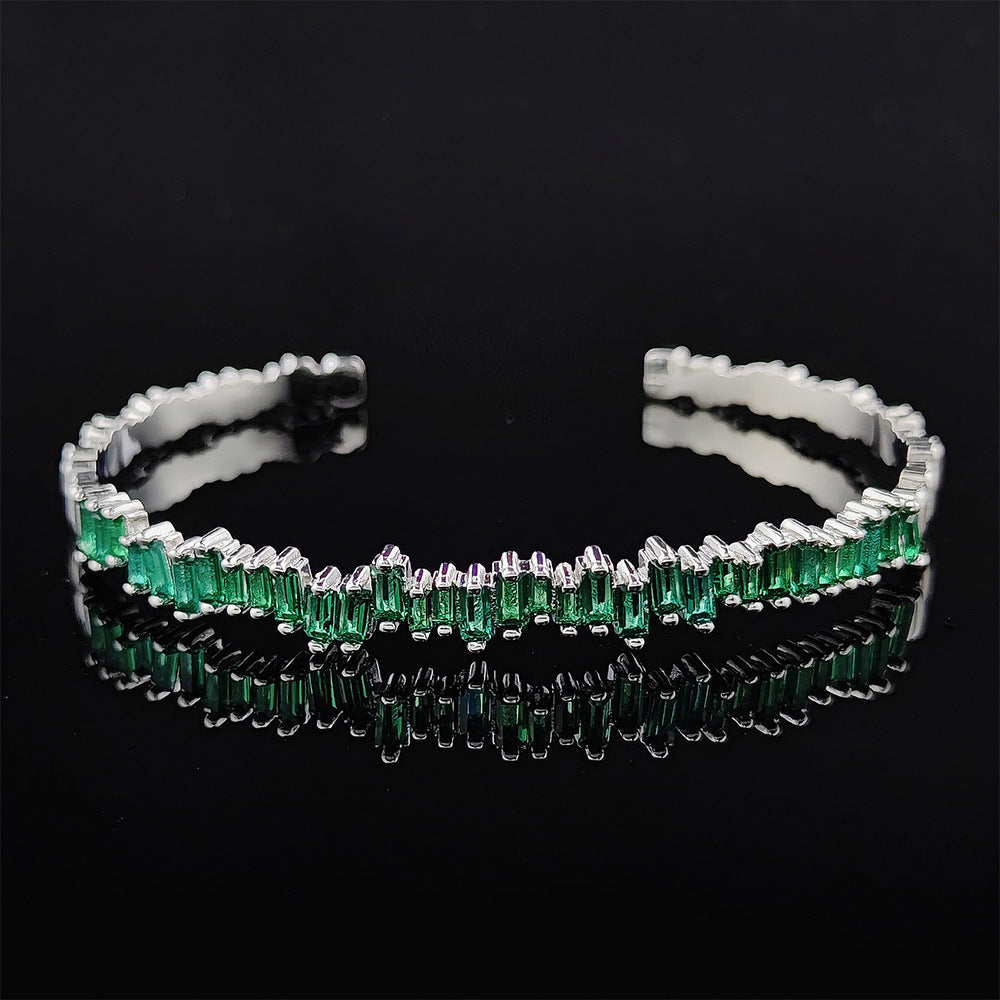 ELEGANT ZIRCONIA CHARM BRACELET
