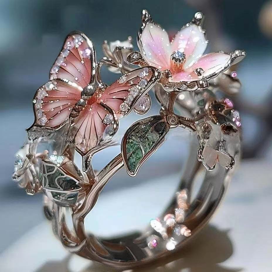 TIMELESS VINTAGE RHINESTONE RING