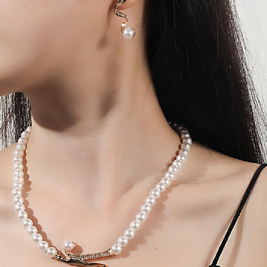 PEARL NECKLACE & EARRINGS GIFT SET