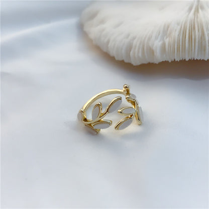 WIND WINDING ELEGANT SOLID LEAF RING