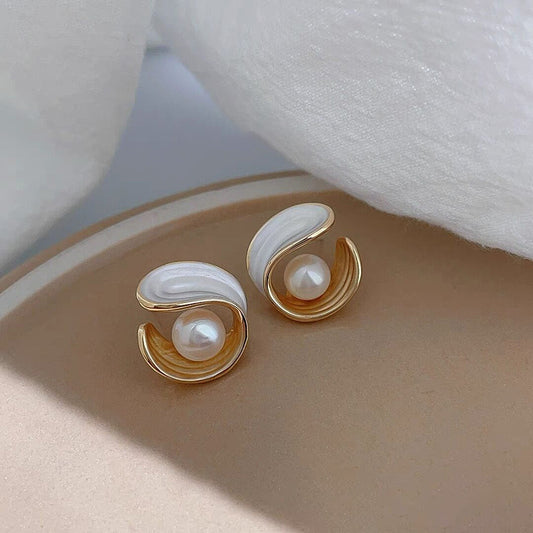LUXURY WHITE OPAL GOLD EARRINGS