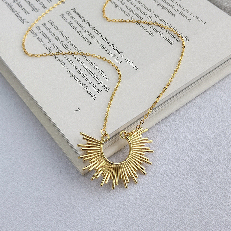 "Vintage clavicle chain necklace with retro-inspired design, elegant women’s jewelry perfect for layering or as a statement choker."