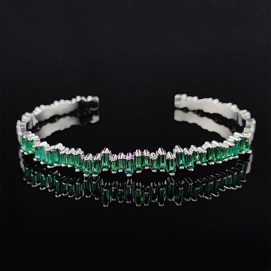 ELEGANT ZIRCONIA CHARM BRACELET