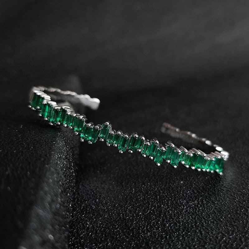 ELEGANT ZIRCONIA CHARM BRACELET