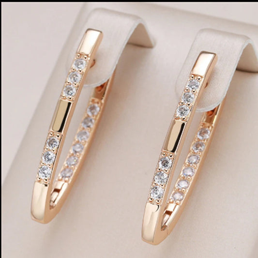 ELEGANT ZIRCONIA EARRINGS IN GOLD