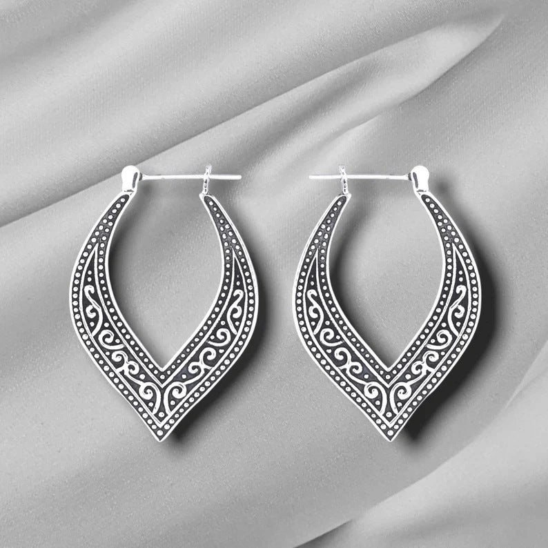 VINTAGE ETHNIC CARVED HEART EARRINGS