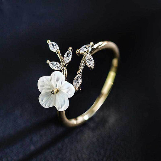 DAZZLING WHITE BLOSSOM ZIRCONIA RING